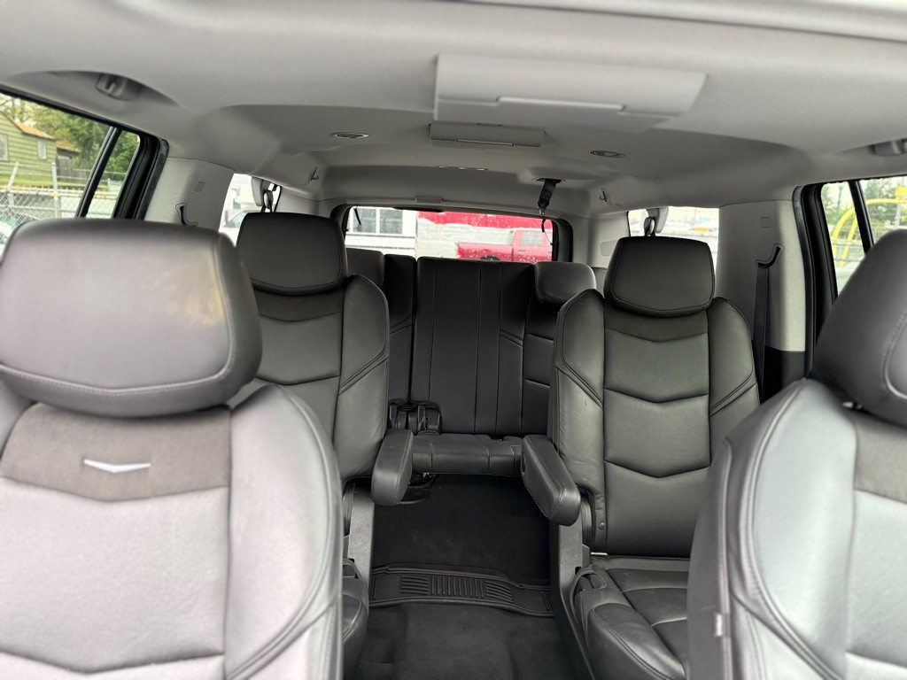 2016 Cadillac Escalade Image 21