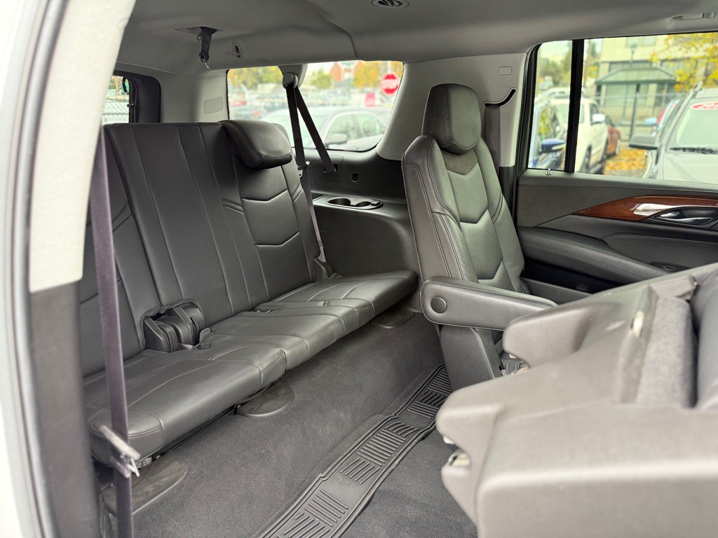 2016 Cadillac Escalade Image 23