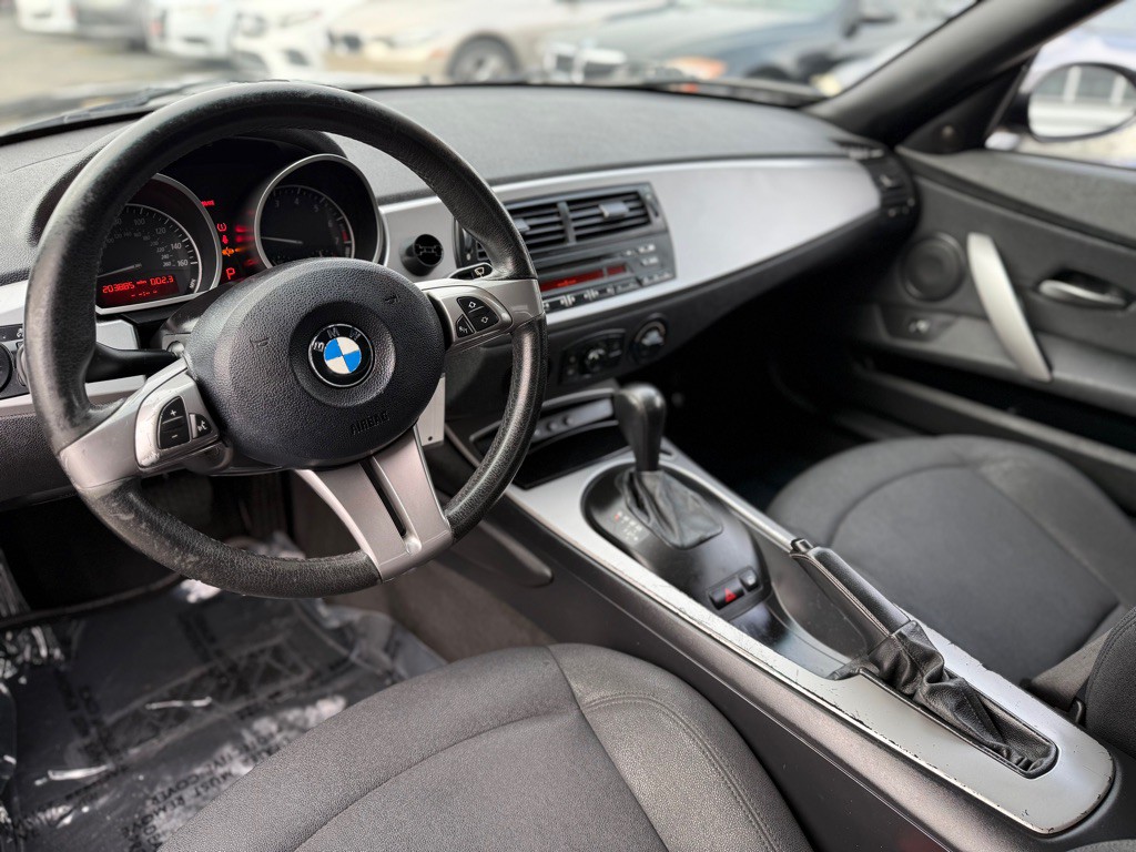 2005 BMW Z4 Image 10