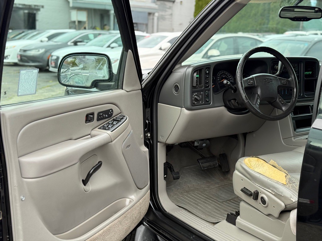 2005 Chevrolet Avalanche Image 8