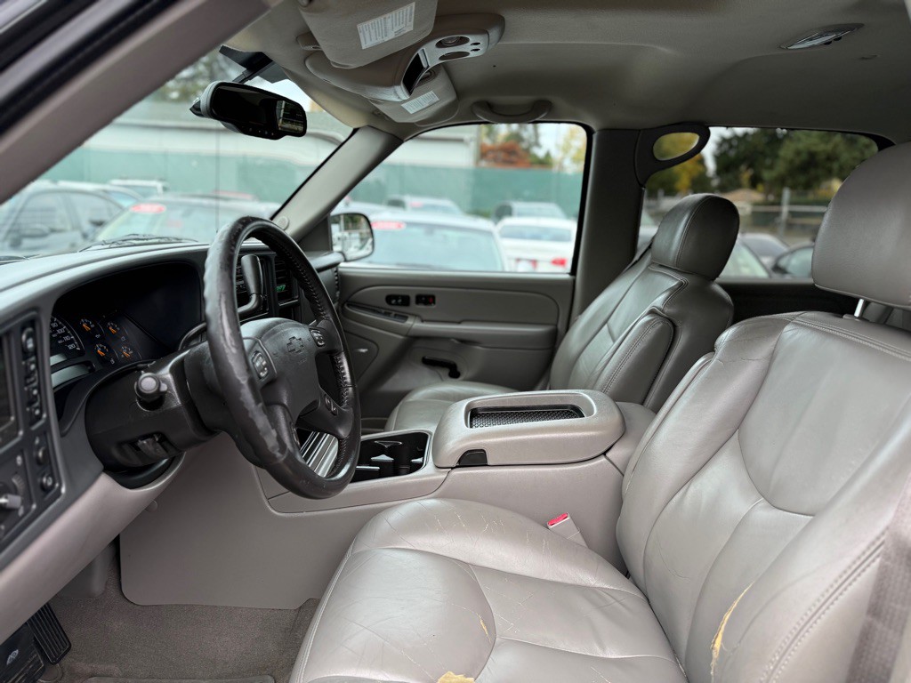 2005 Chevrolet Avalanche Image 9