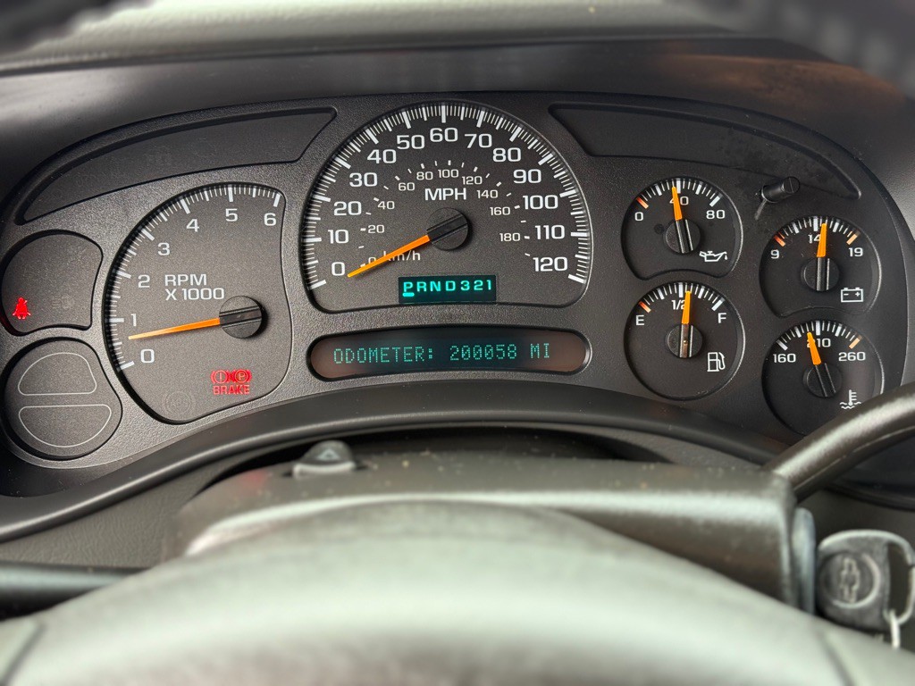 2005 Chevrolet Avalanche Image 11