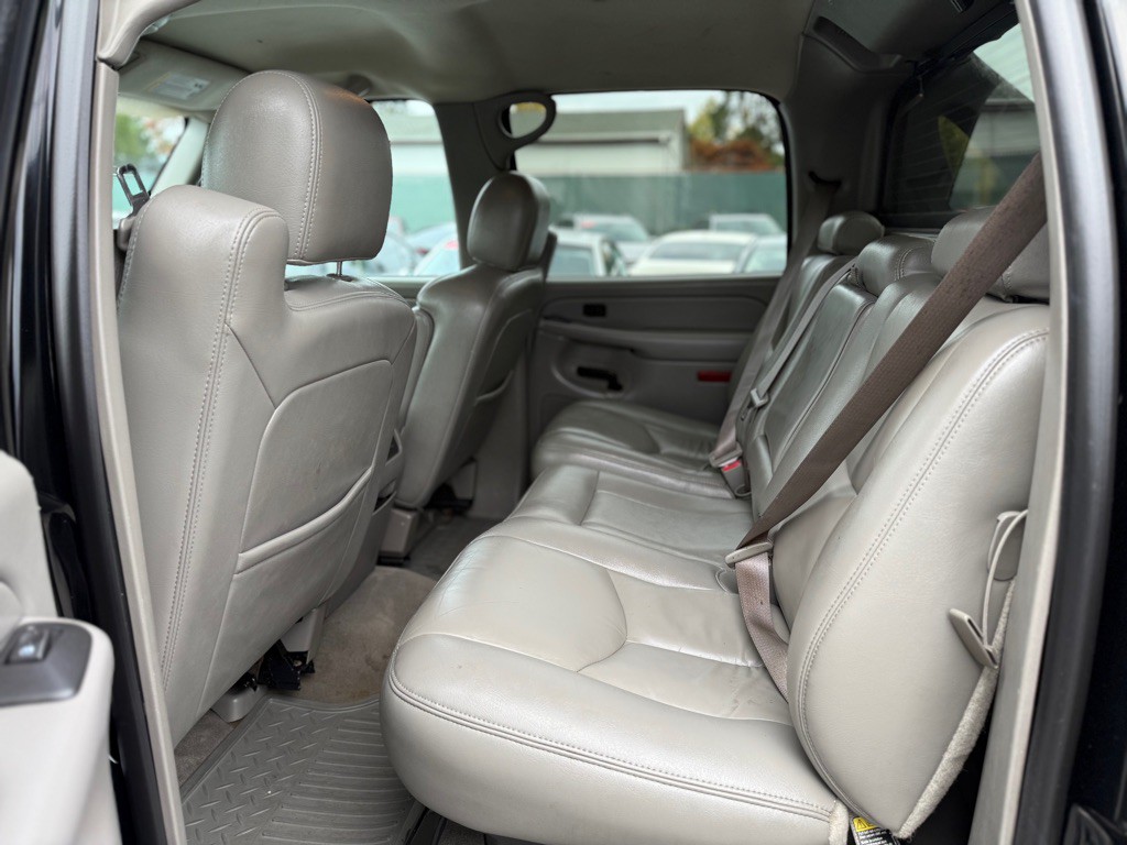 2005 Chevrolet Avalanche Image 12