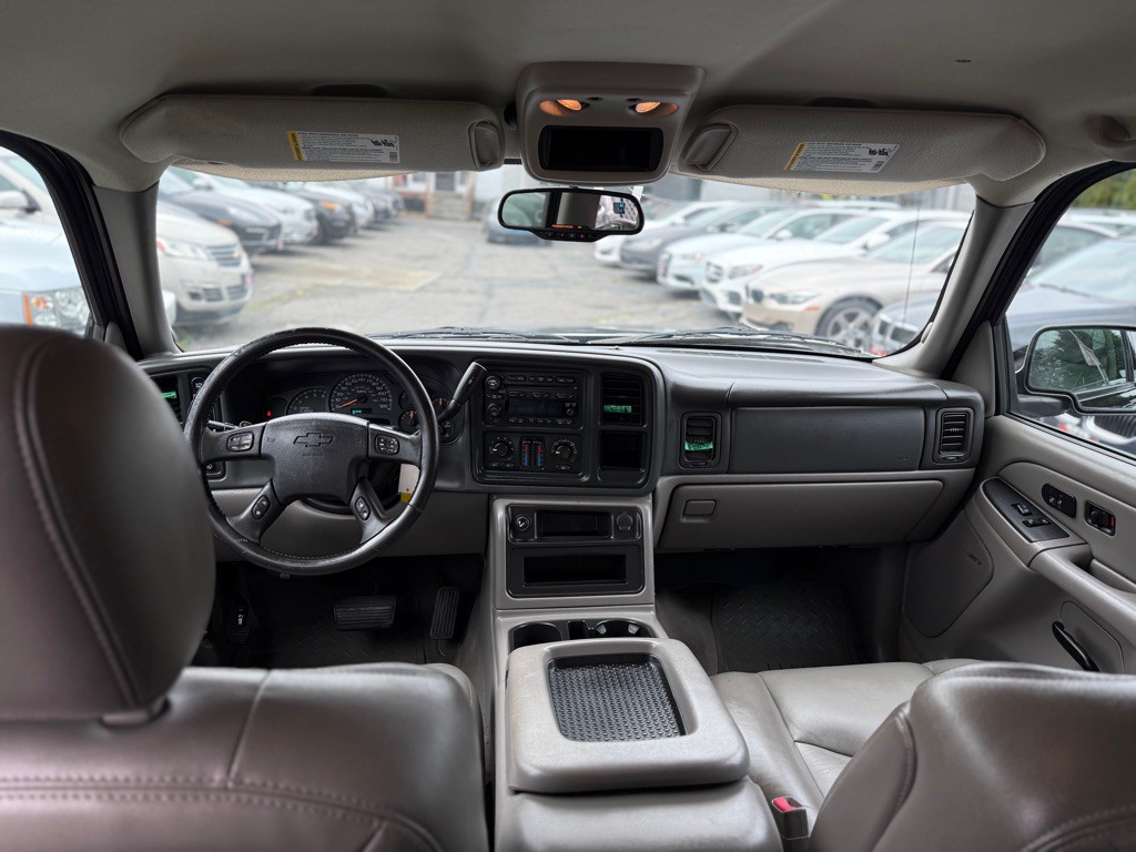 2005 Chevrolet Avalanche Image 13