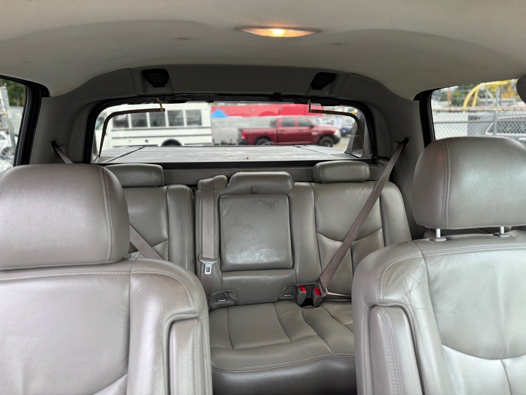 2005 Chevrolet Avalanche Image 18