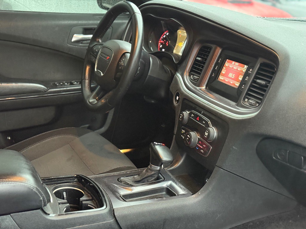 2016 Dodge Charger Image 18