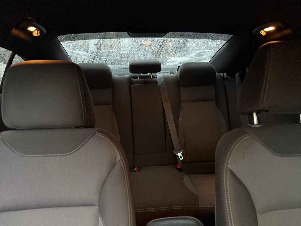 2016 Dodge Charger Image 19