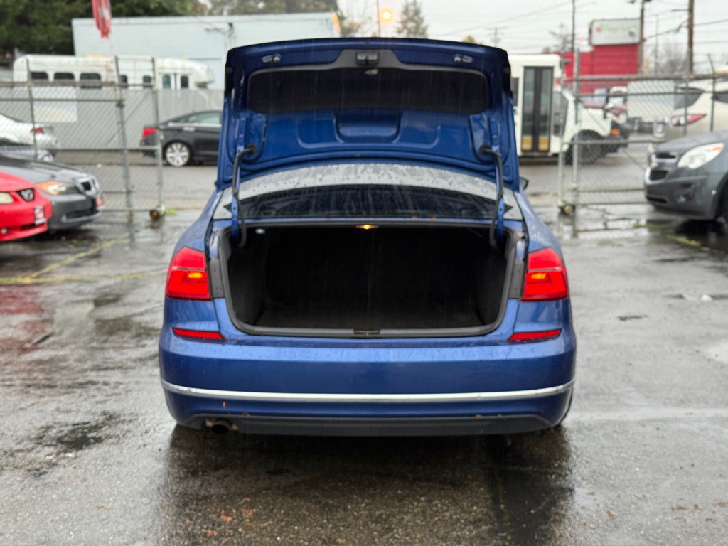 2016 Volkswagen Passat Image 8