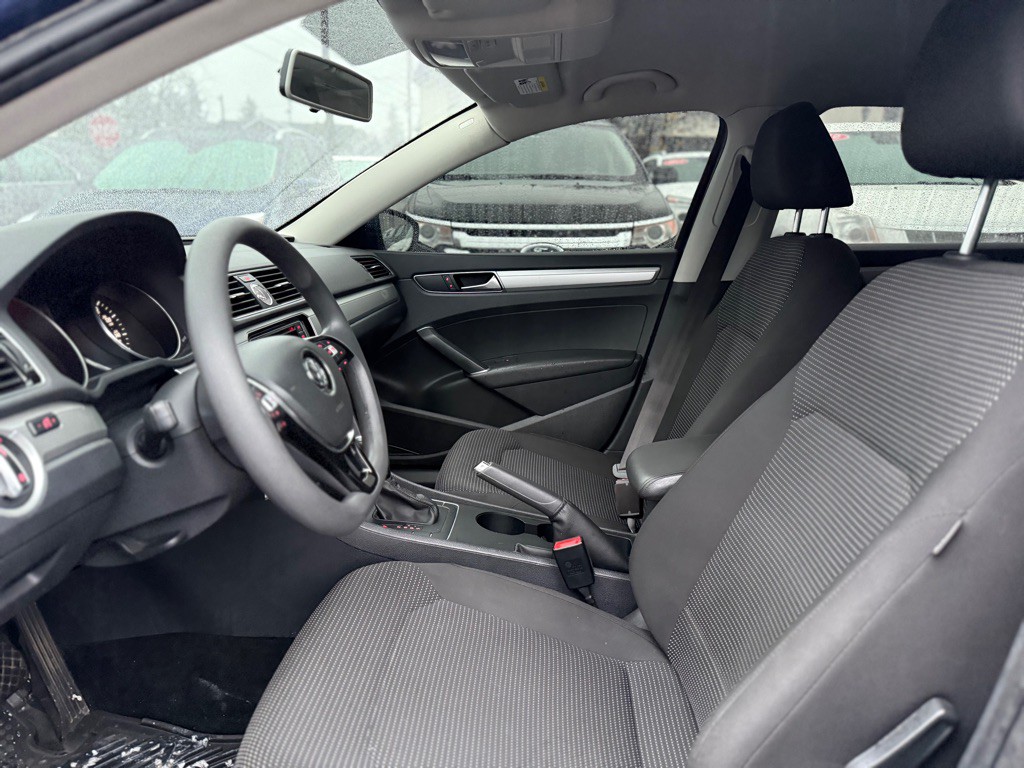 2016 Volkswagen Passat Image 10