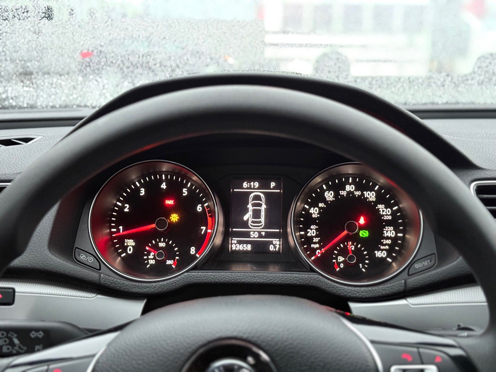 2016 Volkswagen Passat Image 14