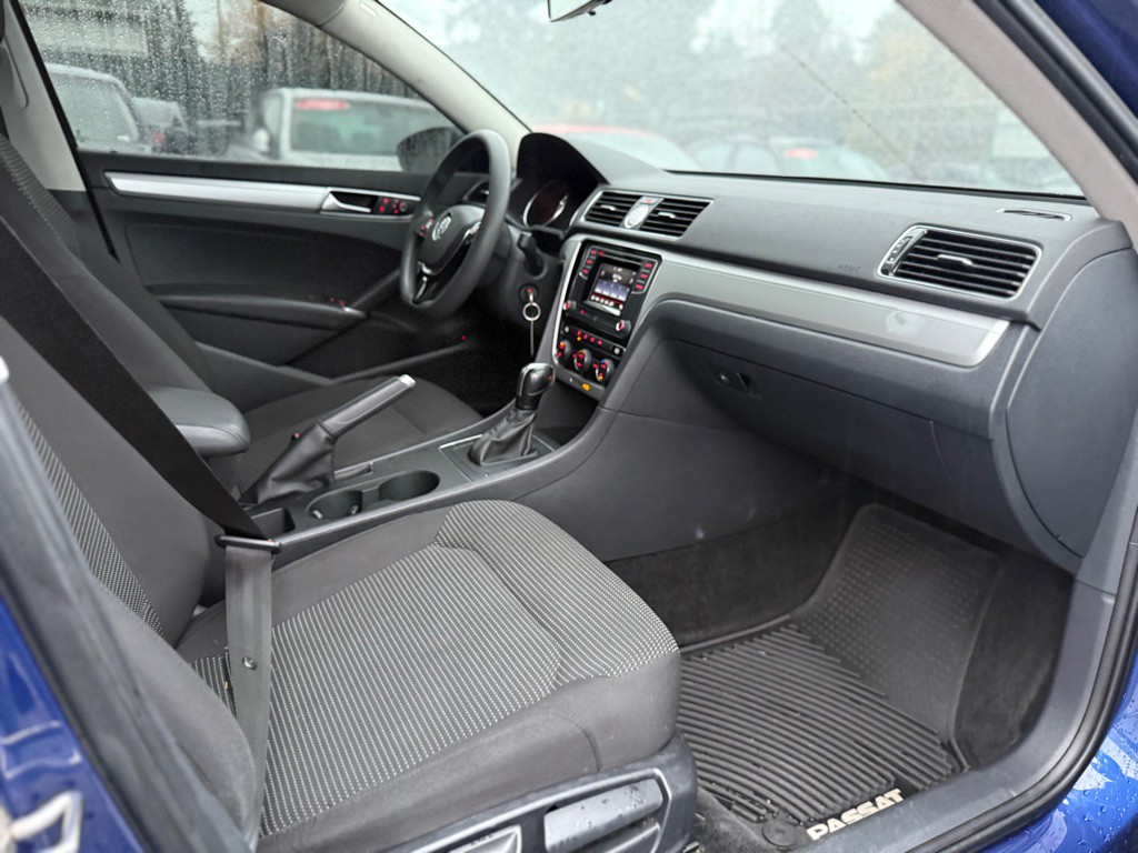 2016 Volkswagen Passat Image 15