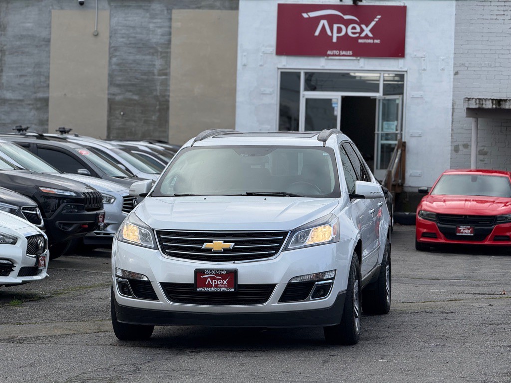 2017 Chevrolet Traverse Image 2