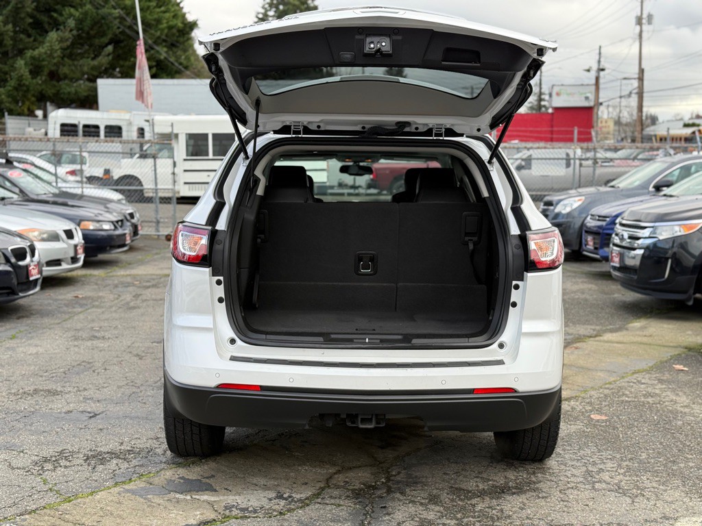 2017 Chevrolet Traverse Image 8