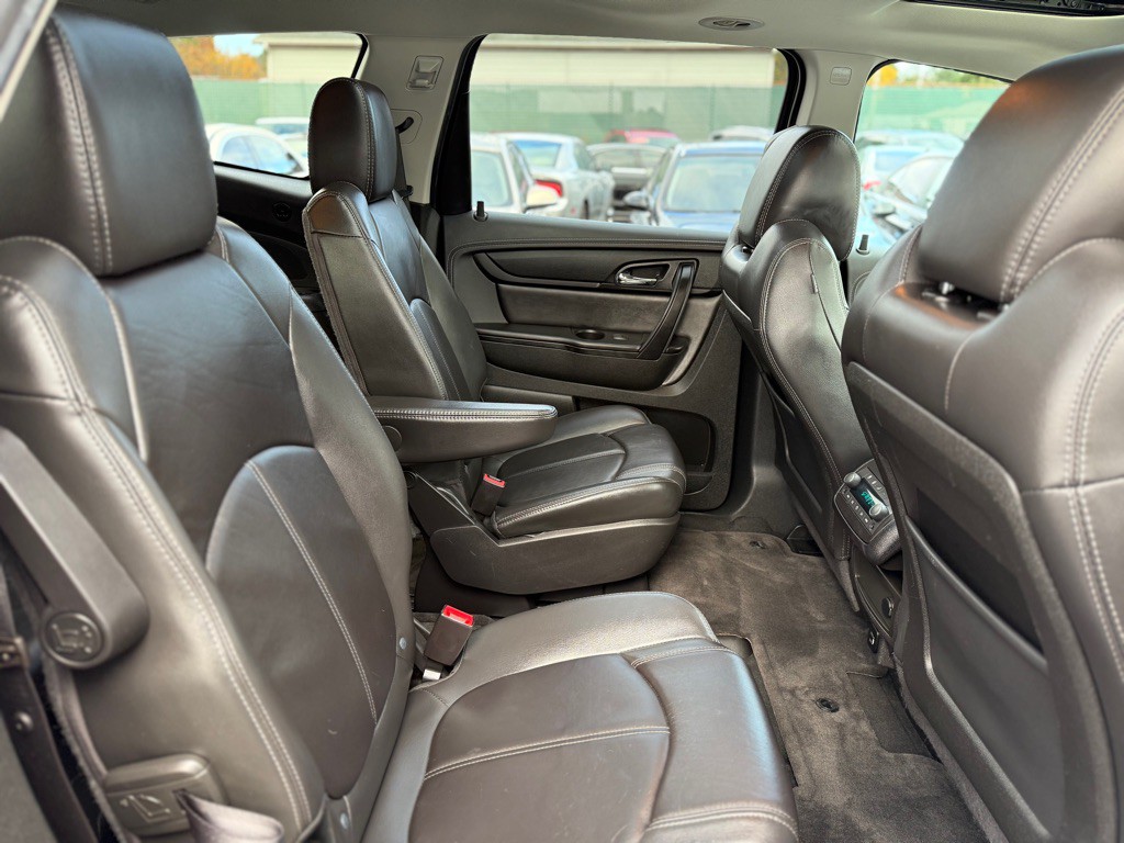 2017 Chevrolet Traverse Image 21