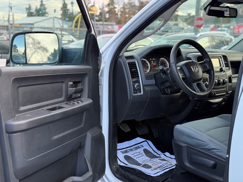 2015 RAM 1500 Image 9