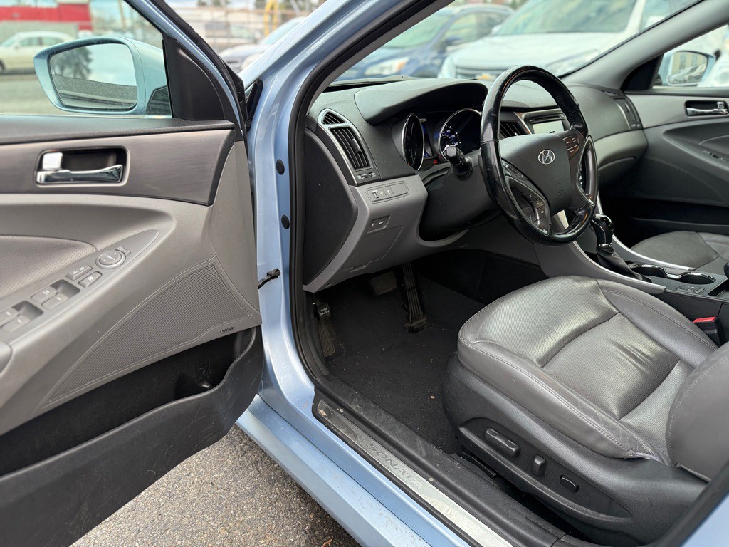 2013 Hyundai Sonata Image 9