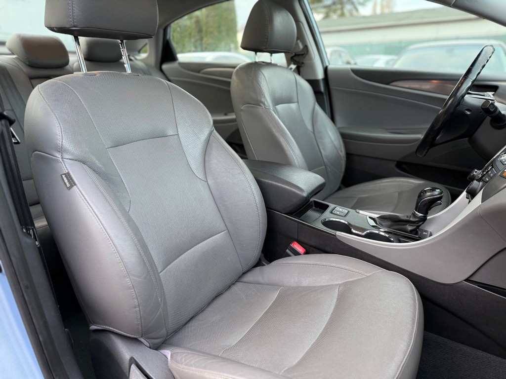 2013 Hyundai Sonata Image 17