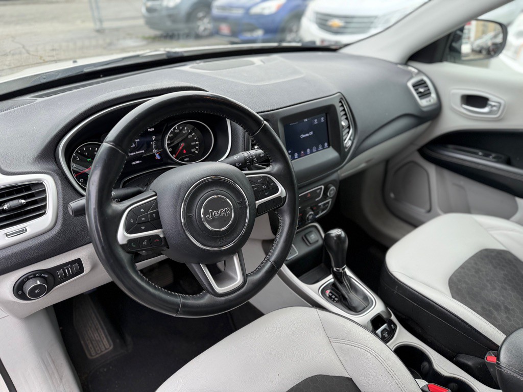 2017 Jeep Compass Image 11