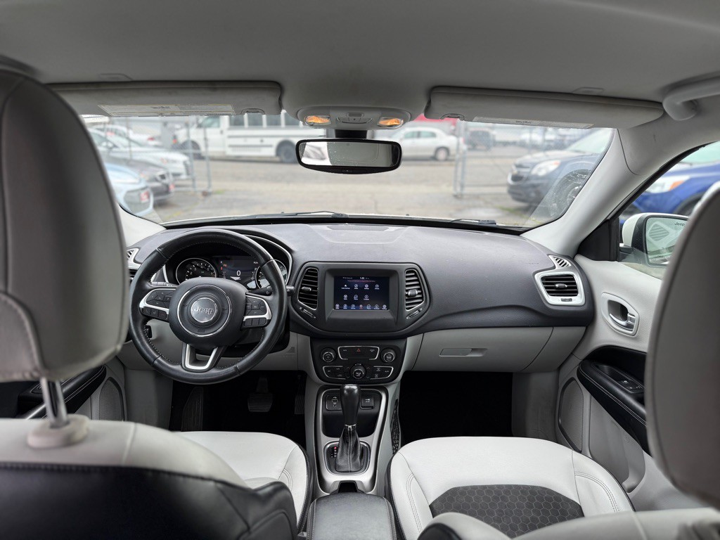 2017 Jeep Compass Image 14