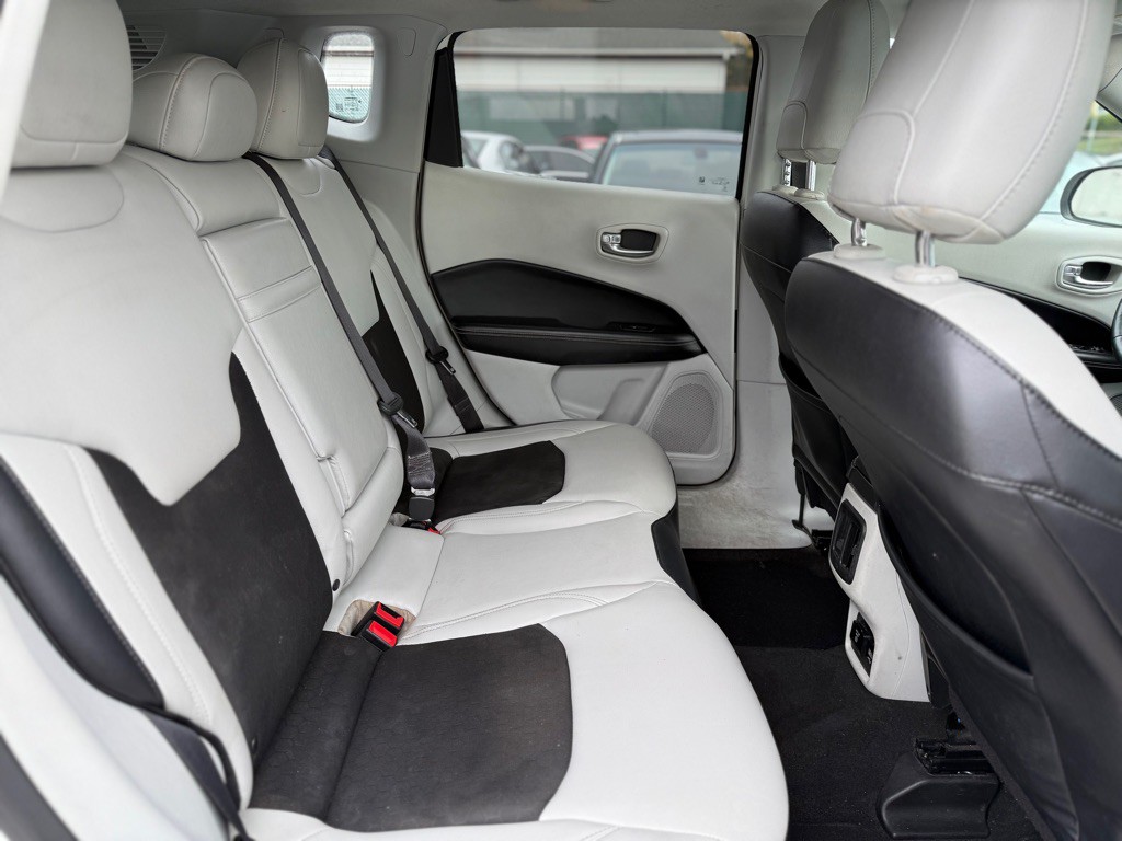 2017 Jeep Compass Image 21