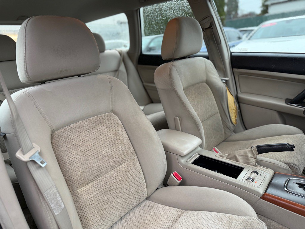 2005 Subaru Outback Image 16