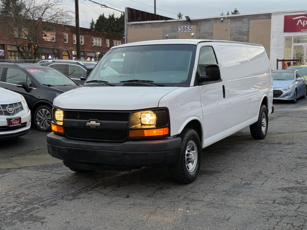 2016 Chevrolet Express Image 1
