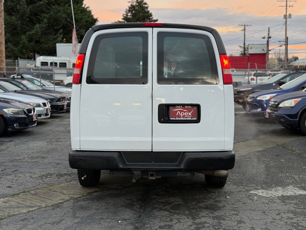 2016 Chevrolet Express Image 7