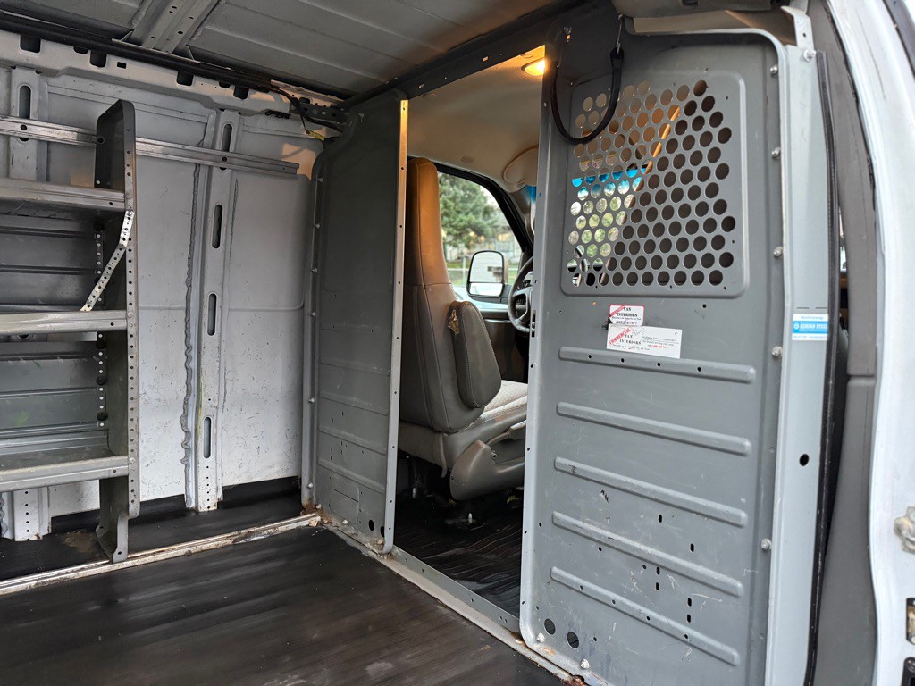 2016 Chevrolet Express Image 11