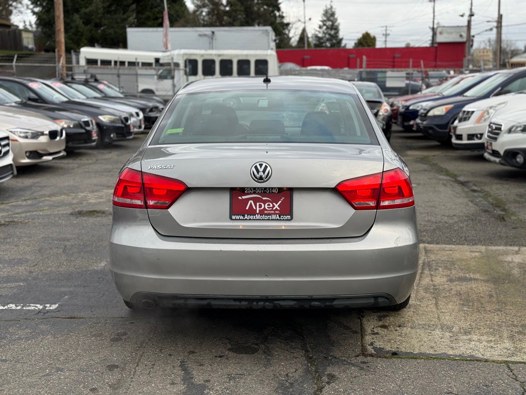 2012 Volkswagen Passat Image 7