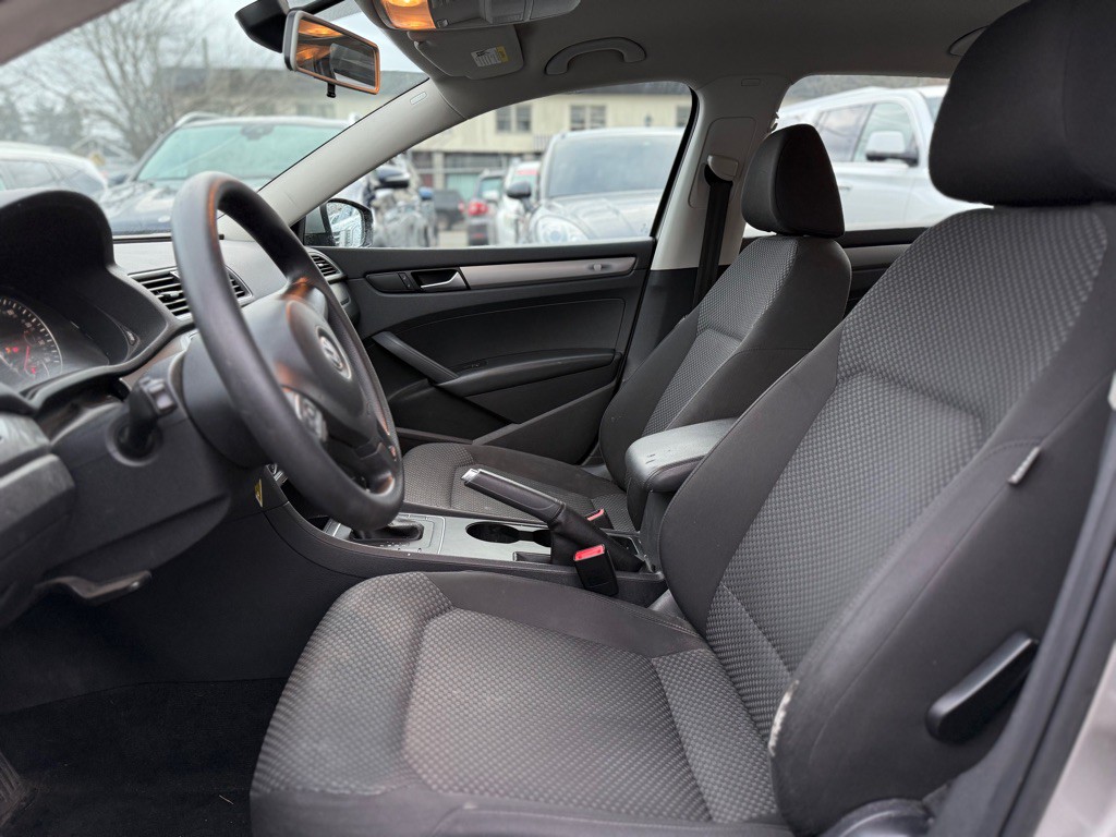 2012 Volkswagen Passat Image 10