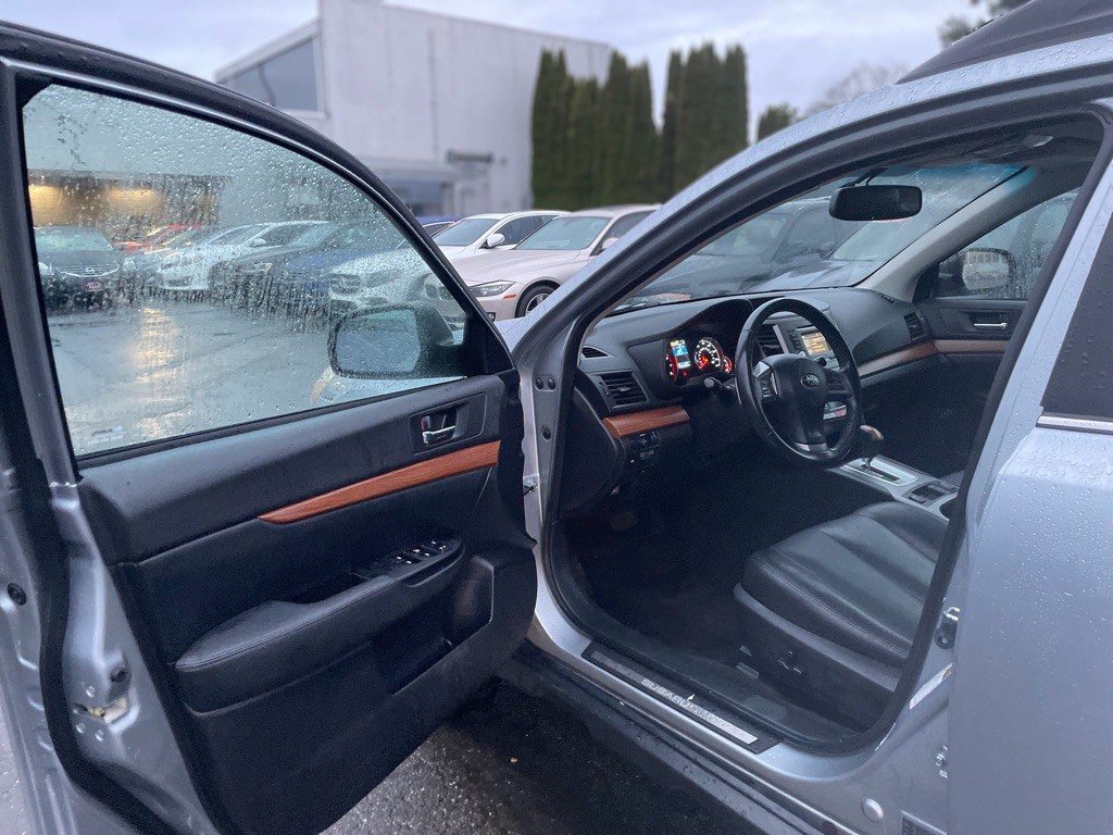 2013 Subaru Outback Image 7