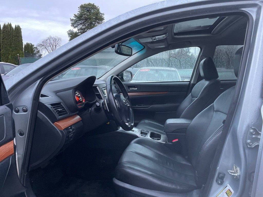 2013 Subaru Outback Image 8