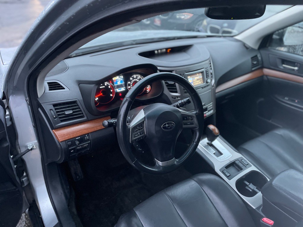 2013 Subaru Outback Image 9