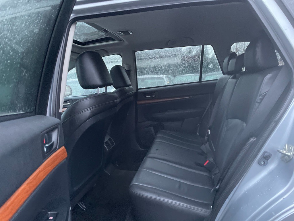 2013 Subaru Outback Image 11