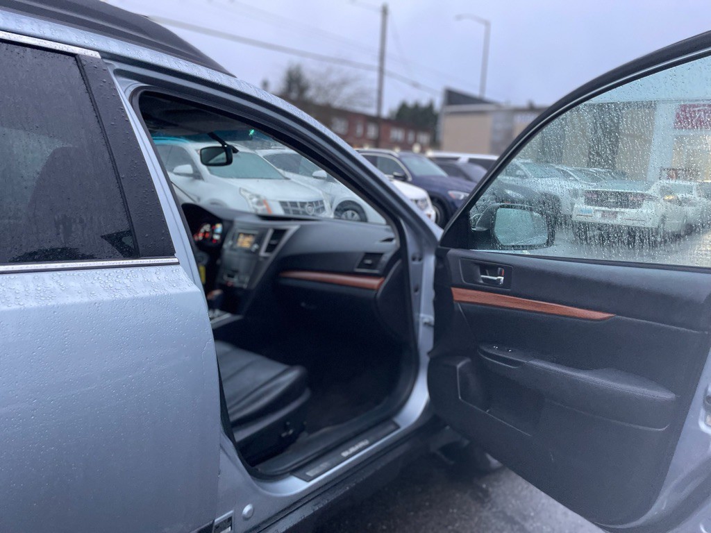 2013 Subaru Outback Image 12