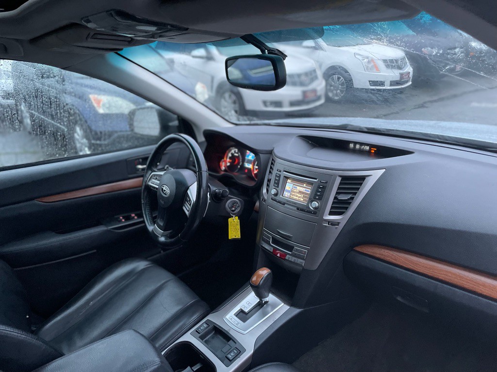 2013 Subaru Outback Image 14