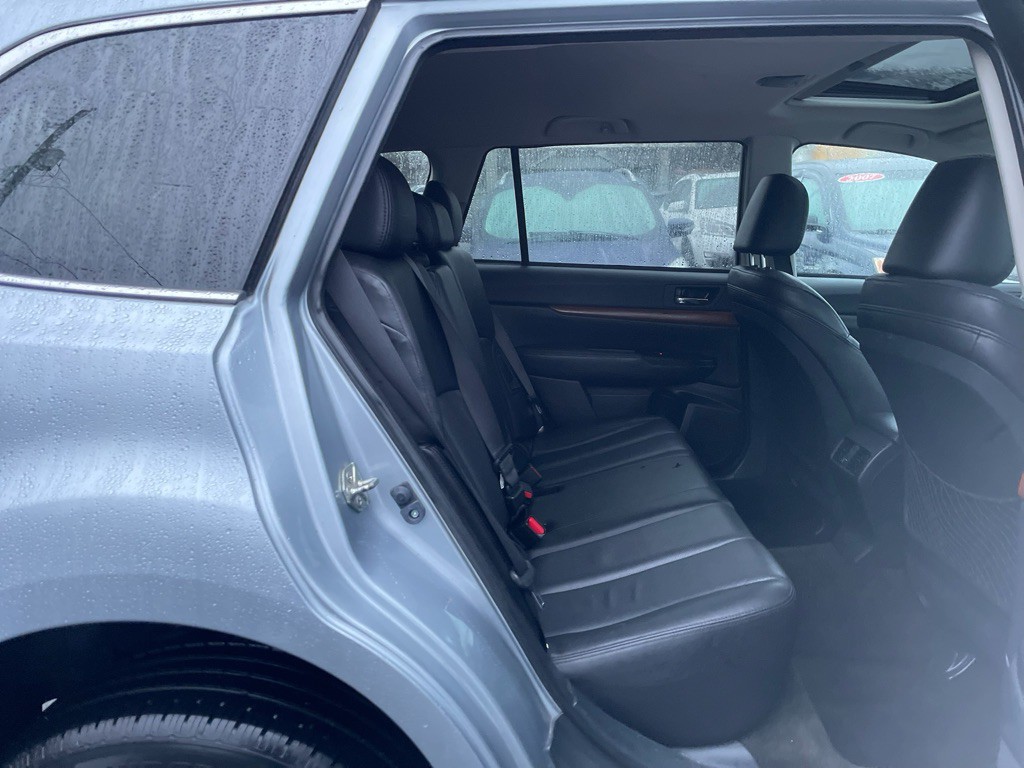 2013 Subaru Outback Image 15