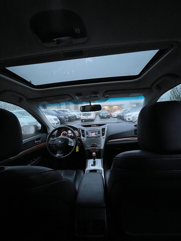 2013 Subaru Outback Image 16