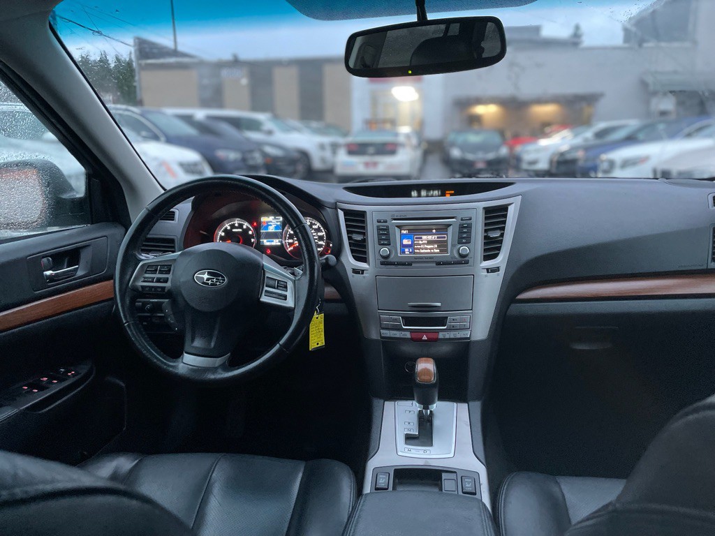 2013 Subaru Outback Image 17
