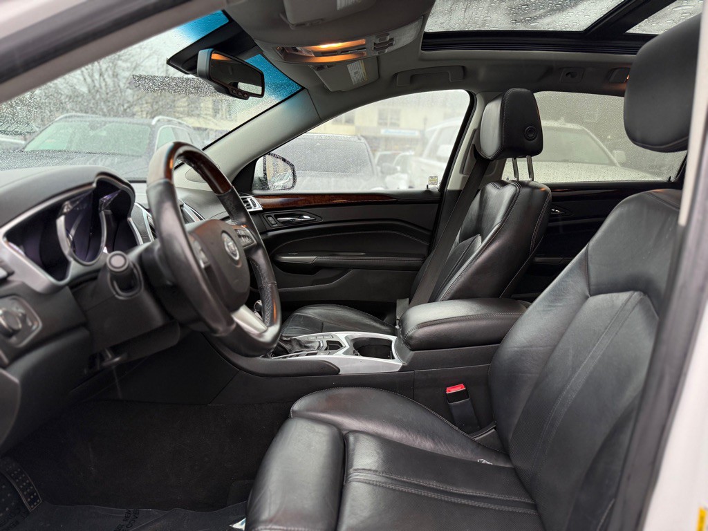 2012 Cadillac SRX Image 10