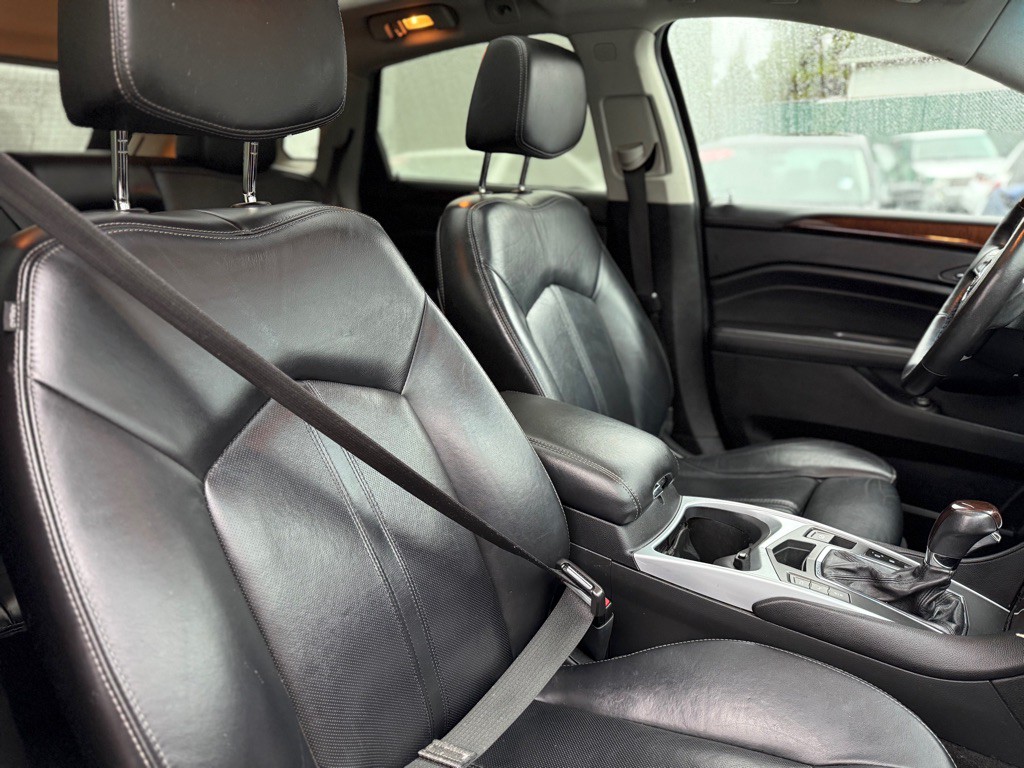 2012 Cadillac SRX Image 18
