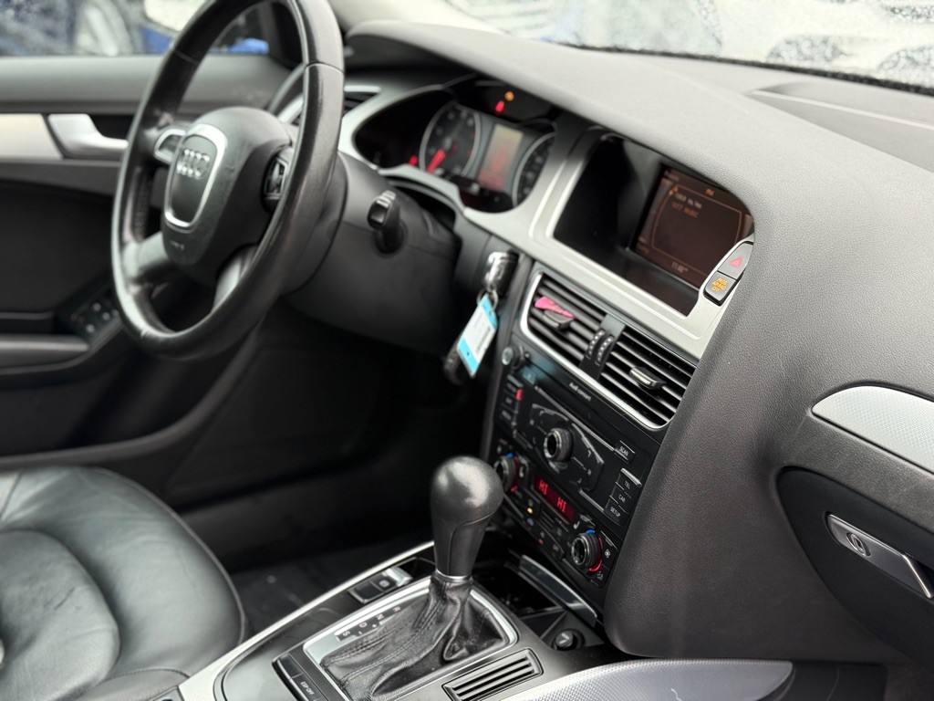 2010 Audi A4 Image 17