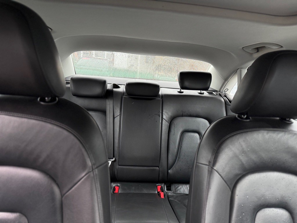 2010 Audi A4 Image 18