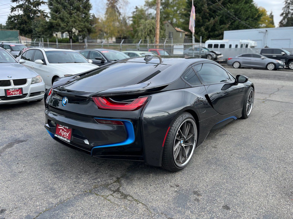 2015 BMW i8 Image 5