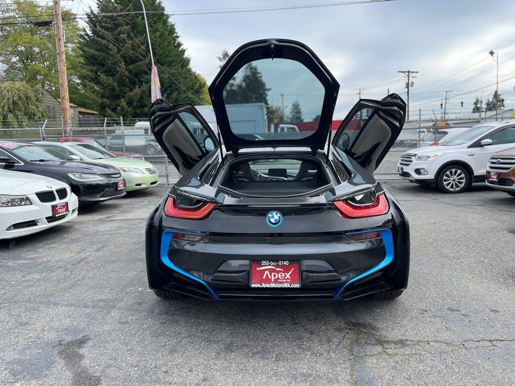 2015 BMW i8 Image 10