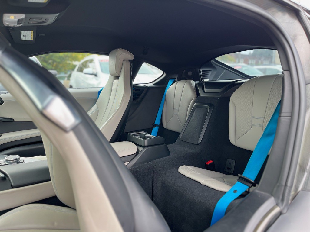 2015 BMW i8 Image 14