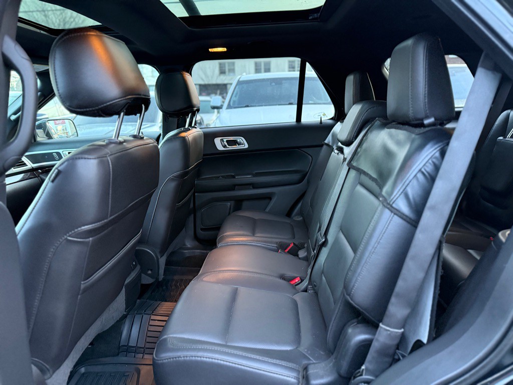 2015 Ford Explorer Image 11