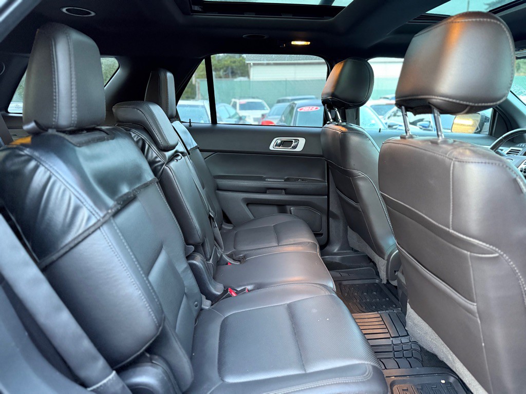 2015 Ford Explorer Image 17