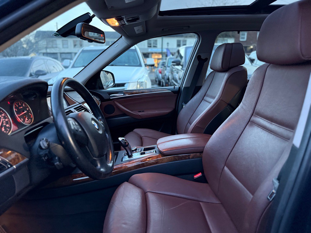 2012 BMW X5 Image 9