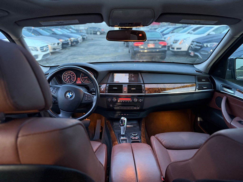 2012 BMW X5 Image 12